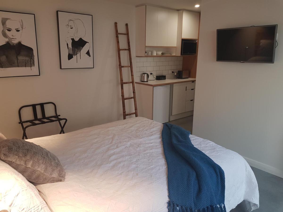 אלבורי Modern, Private And Close To Town. מראה חיצוני תמונה
